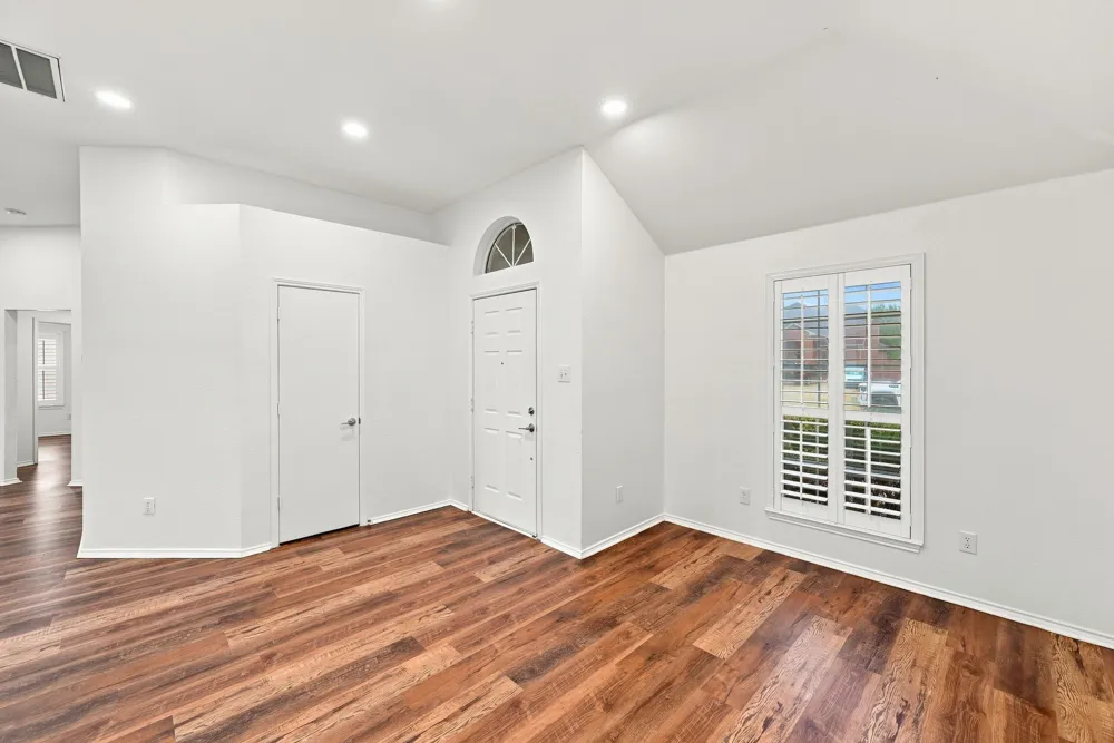108 Oak Hollow Lane Red Oak, TX 75154