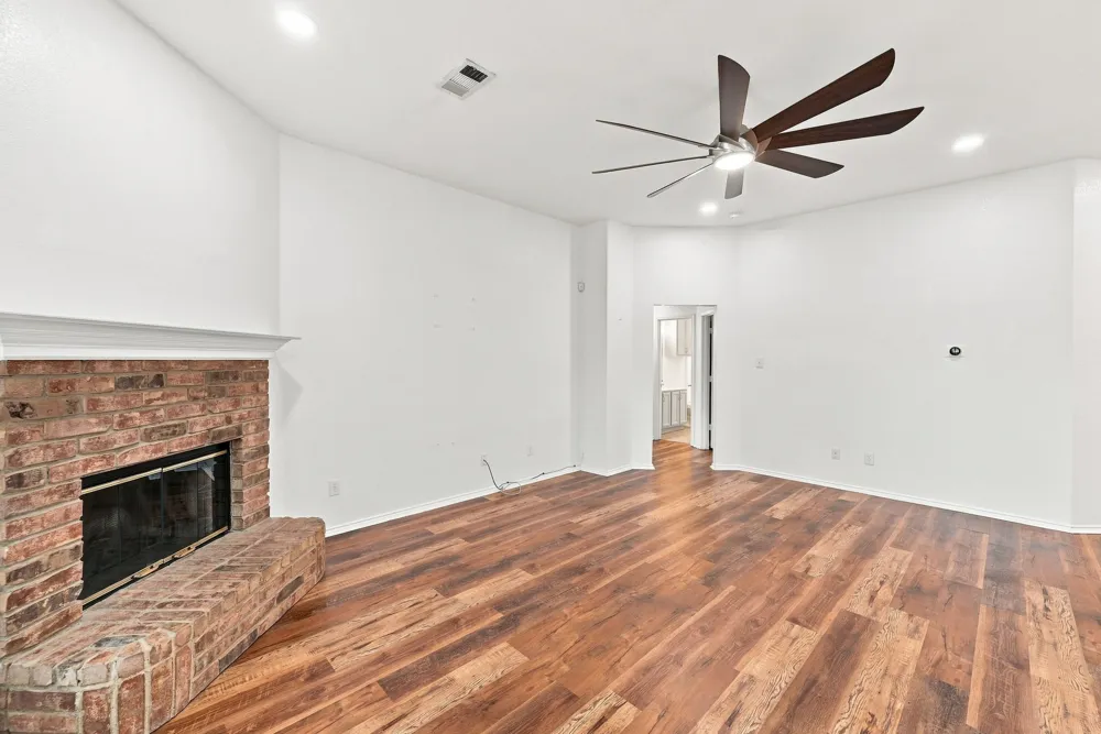 108 Oak Hollow Lane Red Oak, TX 75154