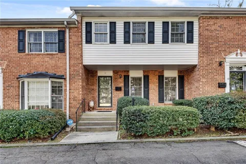 6520 Roswell Road #11