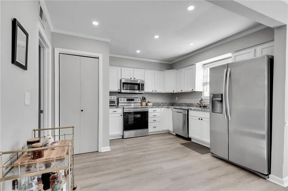 6520 Roswell Road #11 Sandy Springs, GA 30328