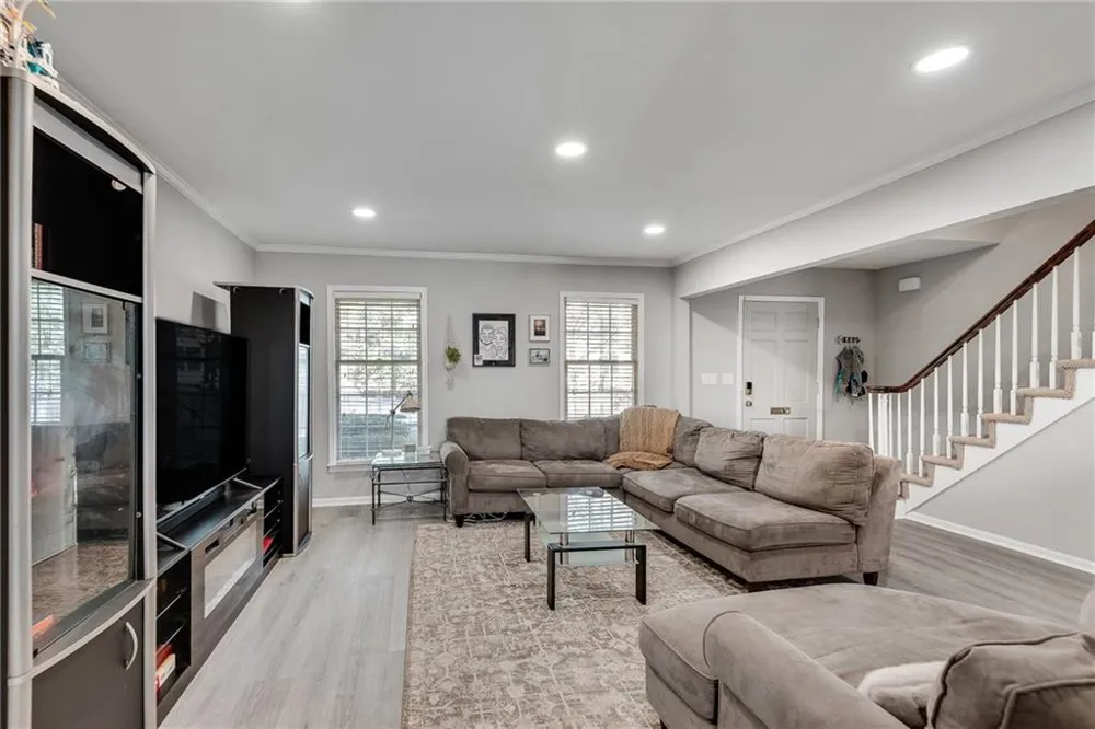 6520 Roswell Road #11 Sandy Springs, GA 30328