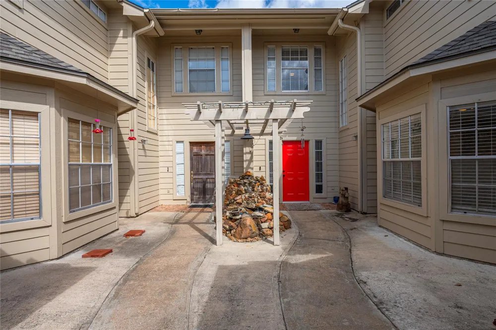 2060 Glencove Drive Seabrook, TX 77586