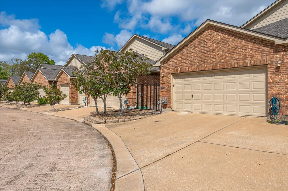 2060 Glencove Drive Seabrook, TX 77586