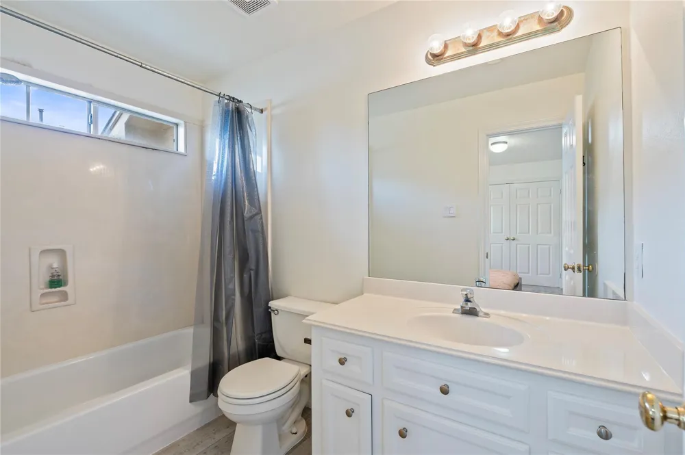 2060 Glencove Drive Seabrook, TX 77586