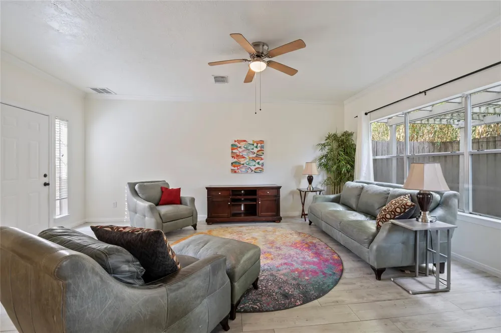2060 Glencove Drive Seabrook, TX 77586