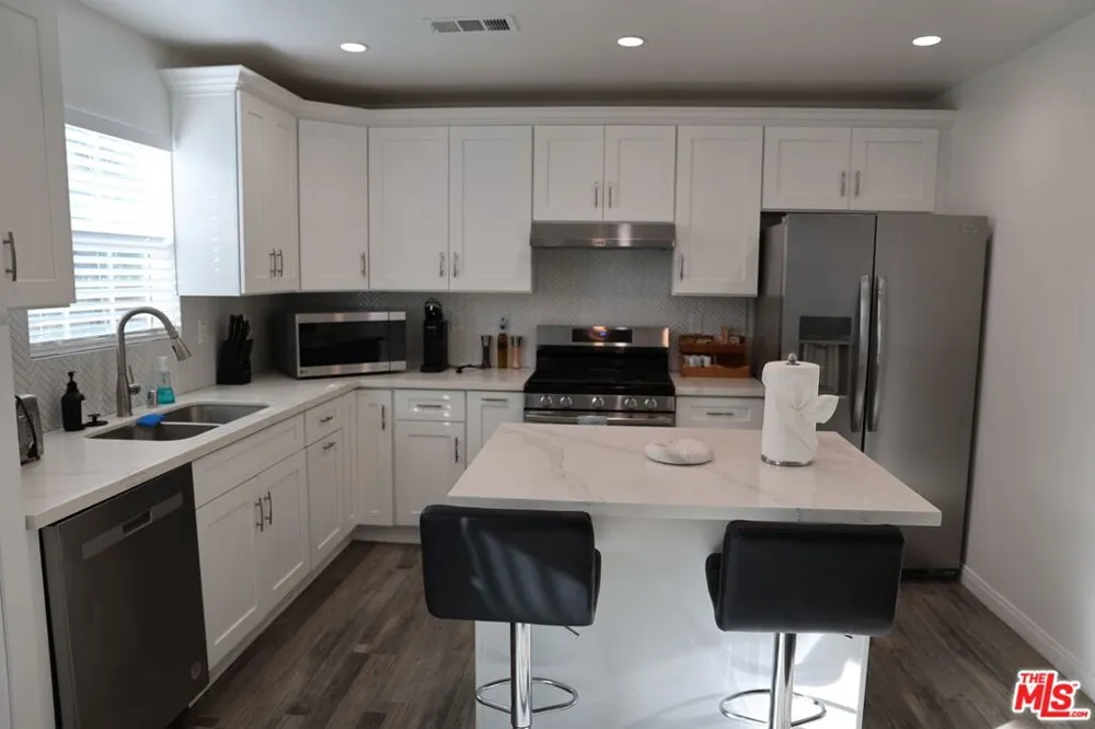 254 W 98th Street Inglewood, CA 90301