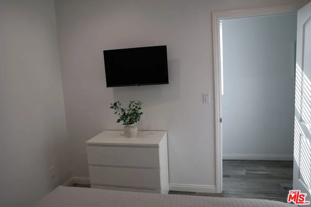 254 W 98th Street Inglewood, CA 90301
