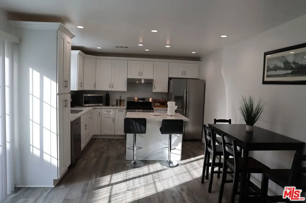 254 W 98th Street Inglewood, CA 90301