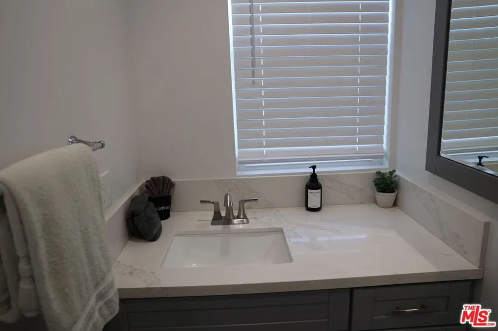 254 W 98th Street Inglewood, CA 90301