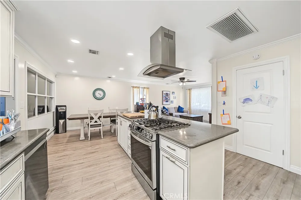 2020 Laguna La Habra, CA 90631