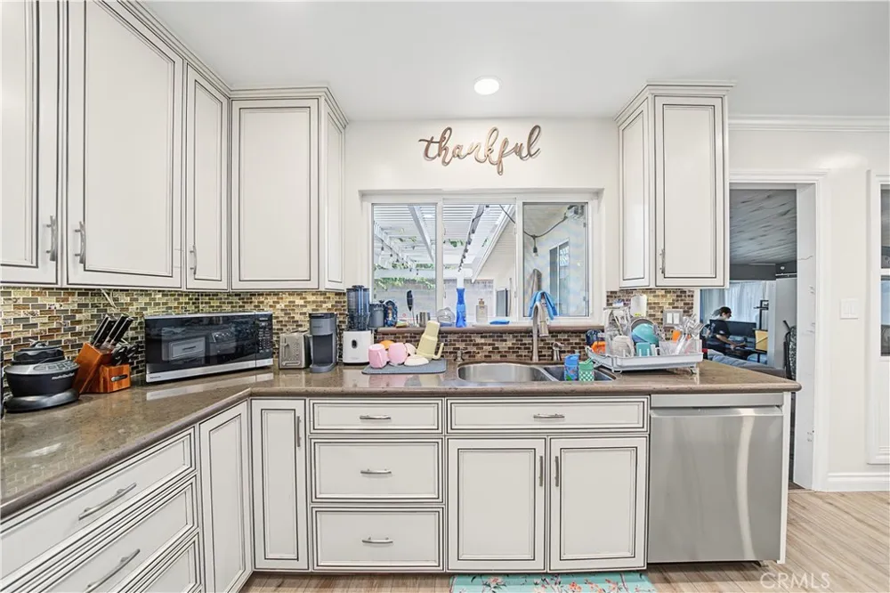 2020 Laguna La Habra, CA 90631