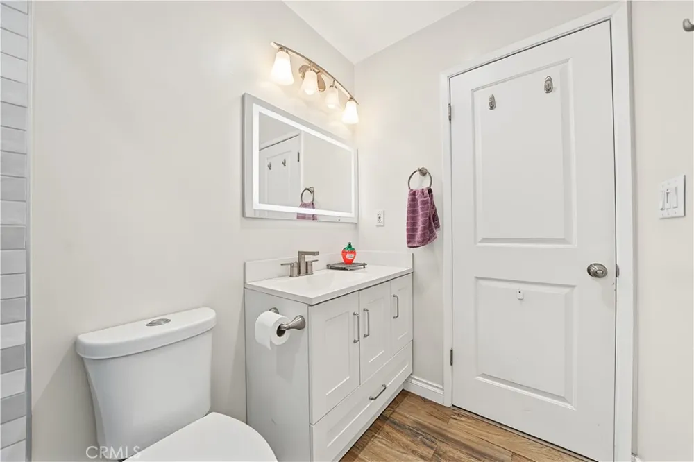 2020 Laguna La Habra, CA 90631