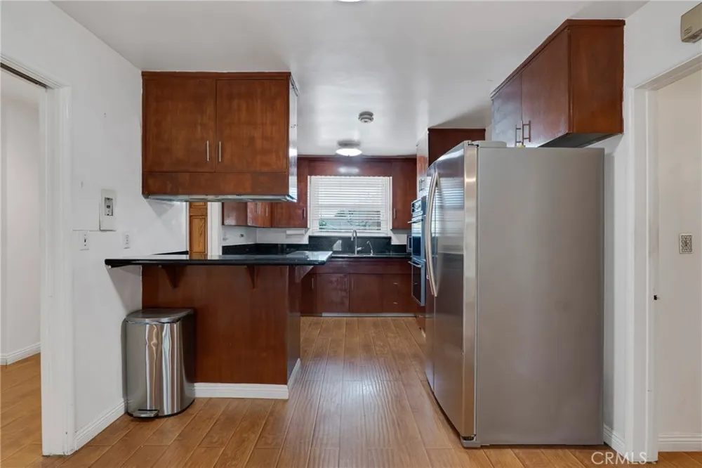 7847 Kelvin Winnetka, CA 91306