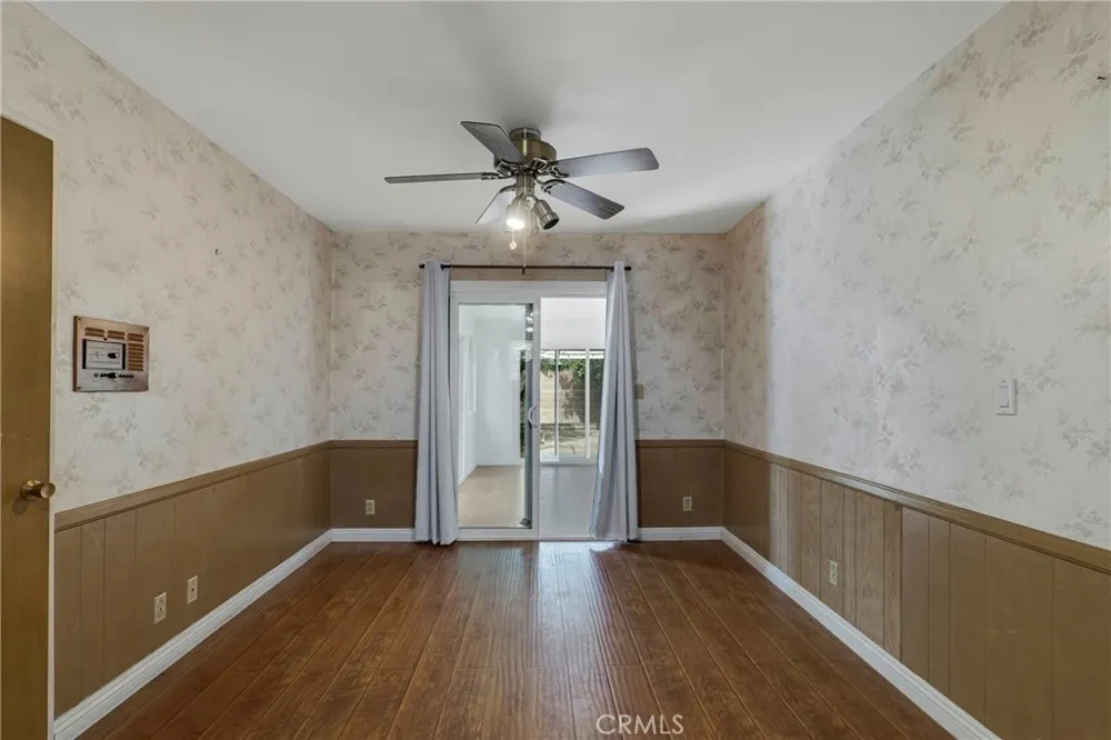 7847 Kelvin Winnetka, CA 91306