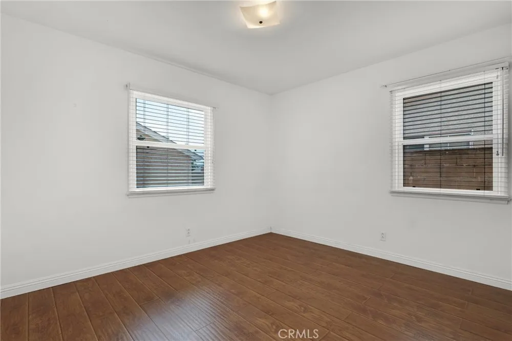 7847 Kelvin Winnetka, CA 91306