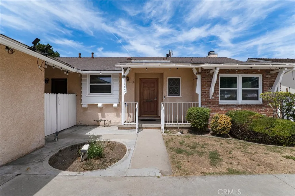7847 Kelvin Winnetka, CA 91306