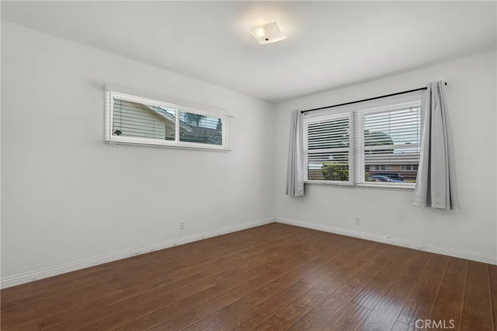 7847 Kelvin Winnetka, CA 91306