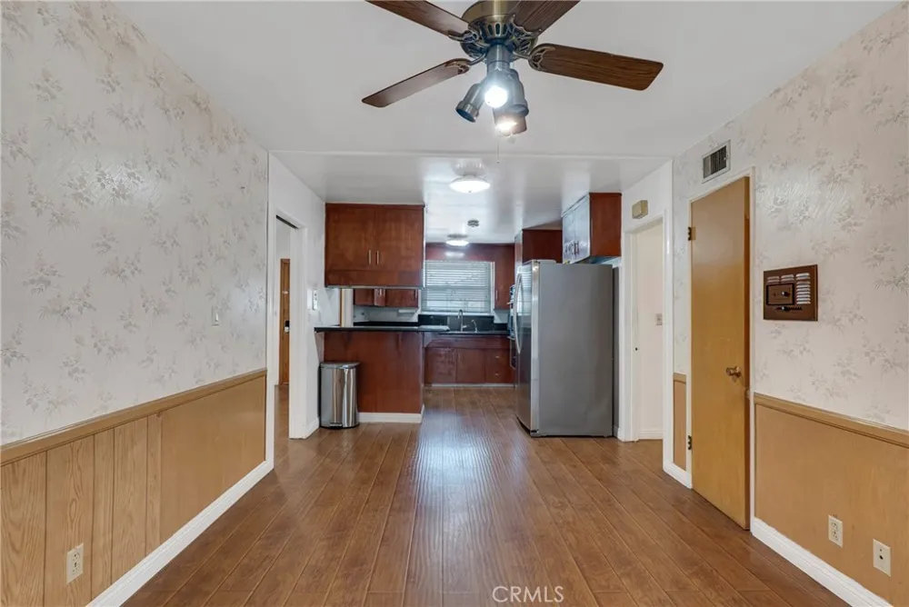 7847 Kelvin Winnetka, CA 91306