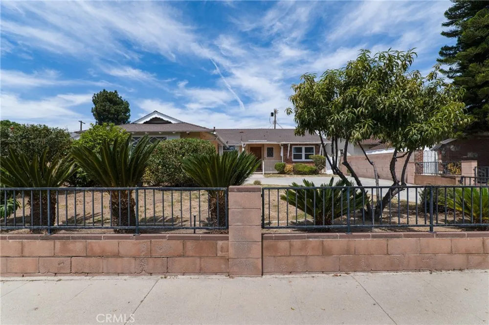 7847 Kelvin Winnetka, CA 91306