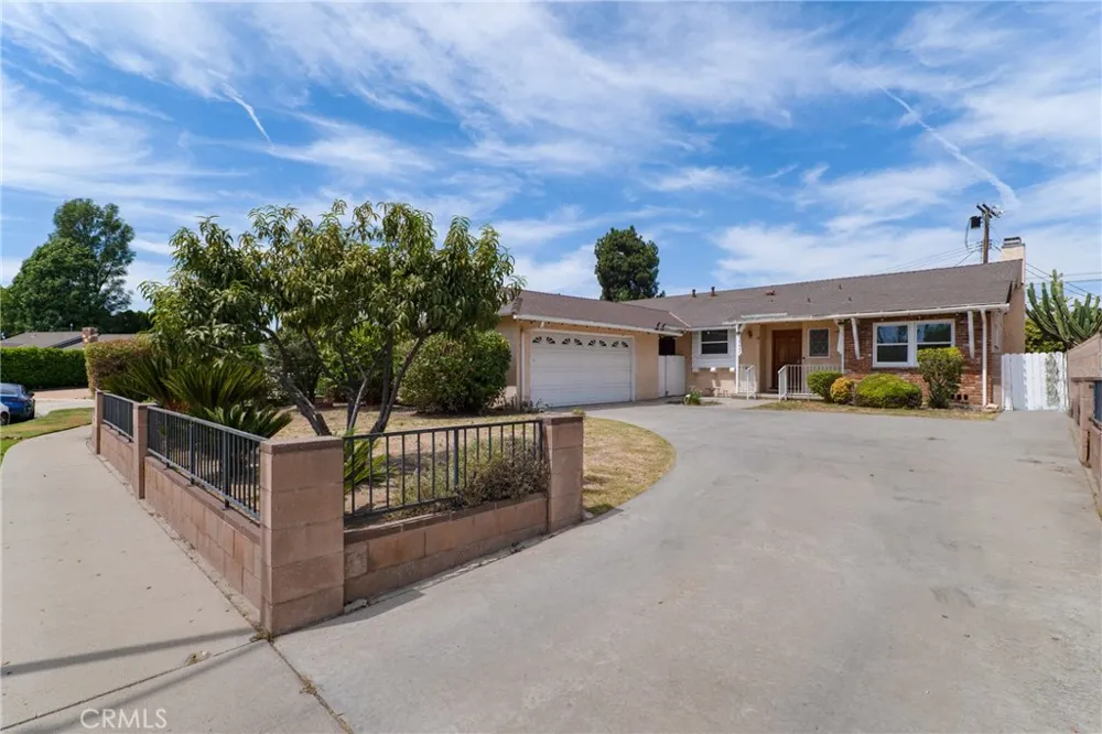 7847 Kelvin Winnetka, CA 91306