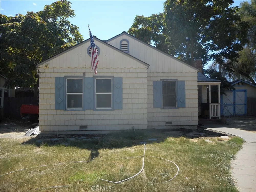 52 W 25th Merced, CA 95340