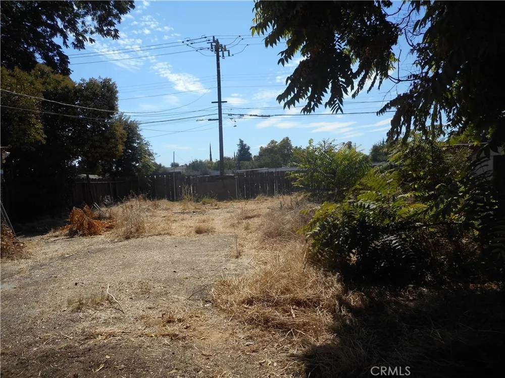 52 W 25th Merced, CA 95340