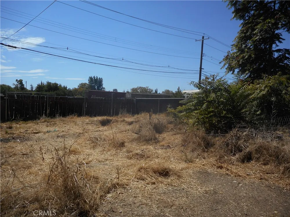52 W 25th Merced, CA 95340