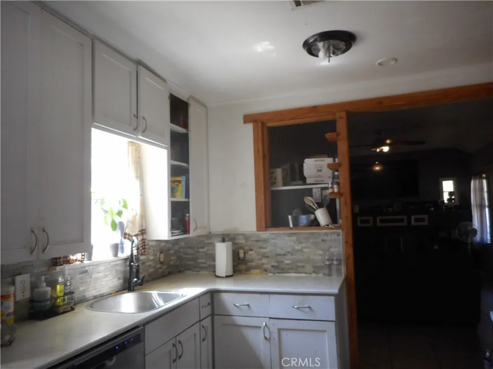 52 W 25th Merced, CA 95340