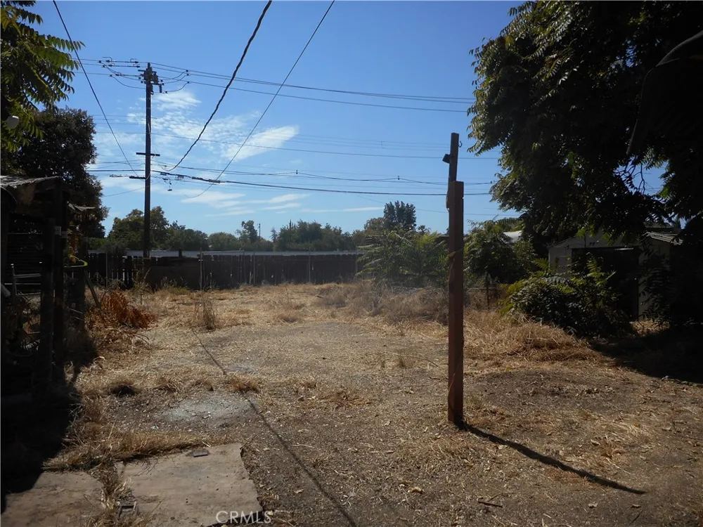 52 W 25th Merced, CA 95340
