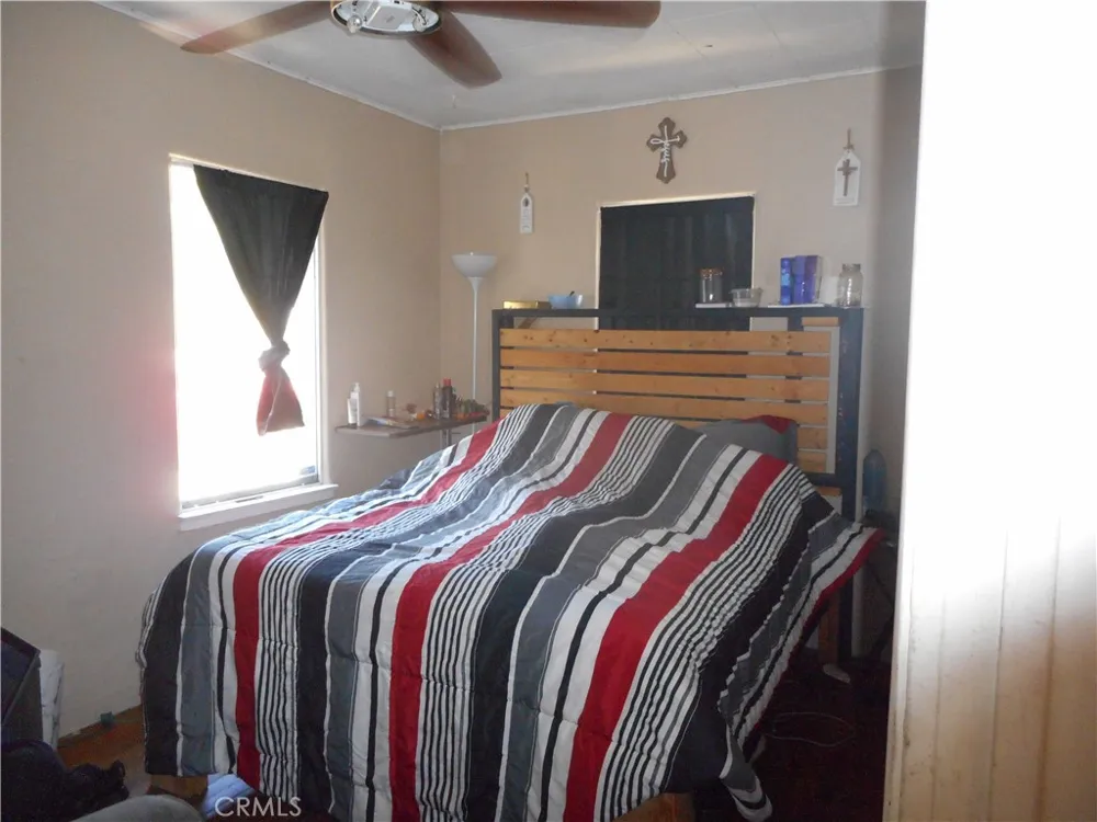 52 W 25th Merced, CA 95340
