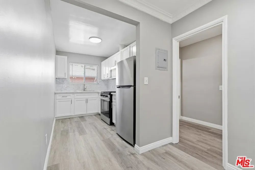 1818 Kingsley Drive #17 Los Angeles, CA 90027