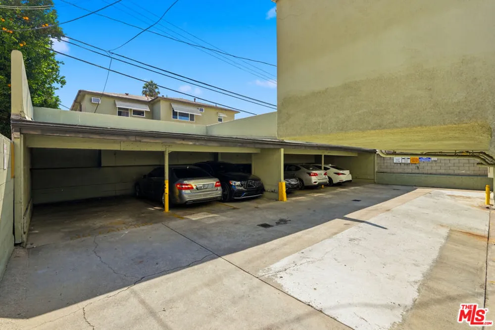 1818 Kingsley Drive #17 Los Angeles, CA 90027