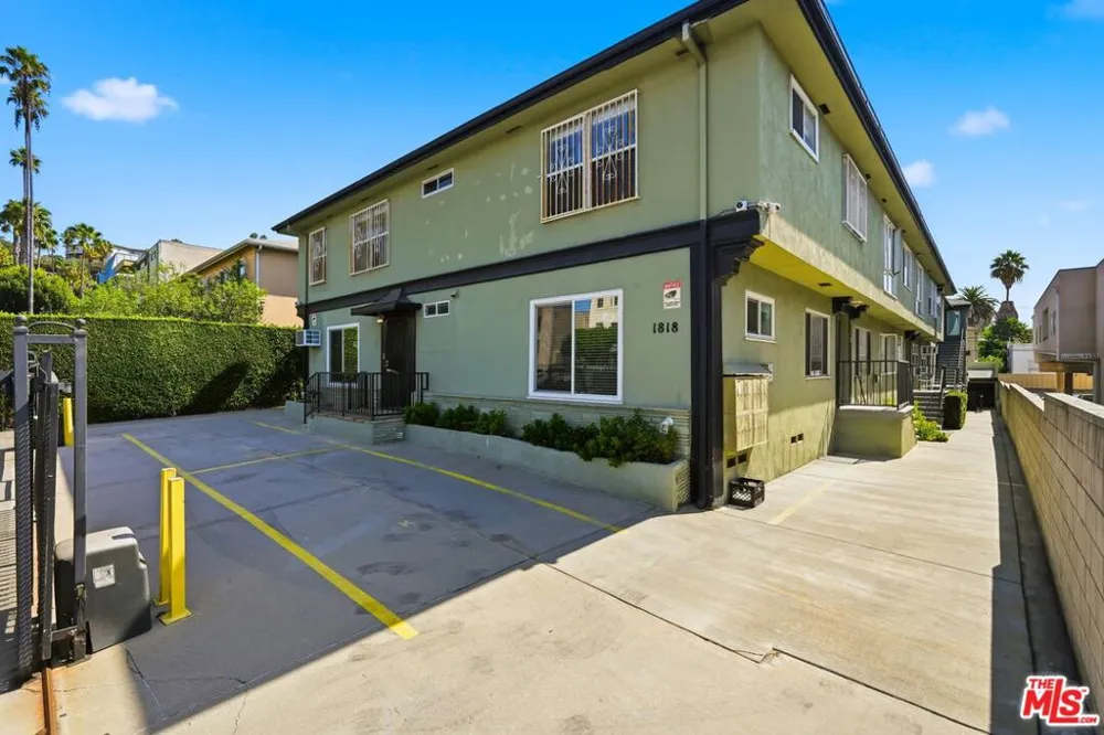 1818 Kingsley Drive #17 Los Angeles, CA 90027