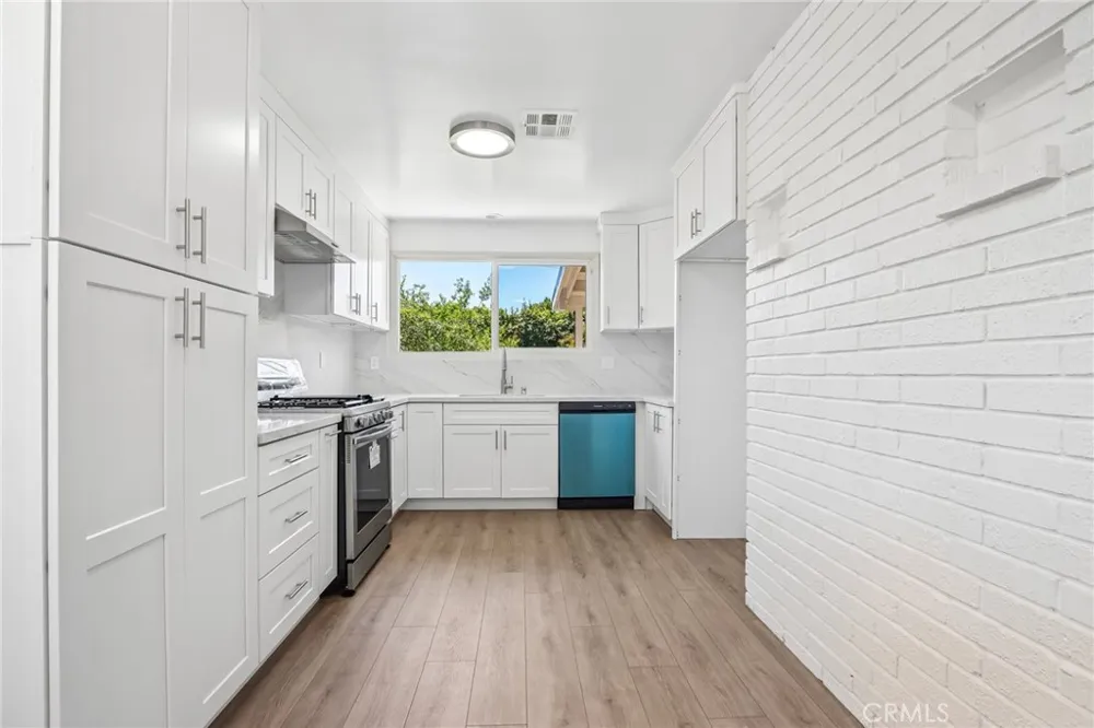 17956 Tribune Place Granada Hills, CA 91344
