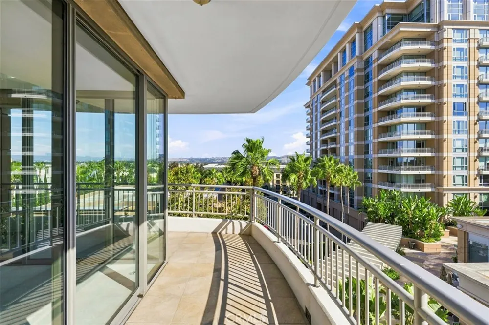 5066 Scholarship Irvine, CA 92612