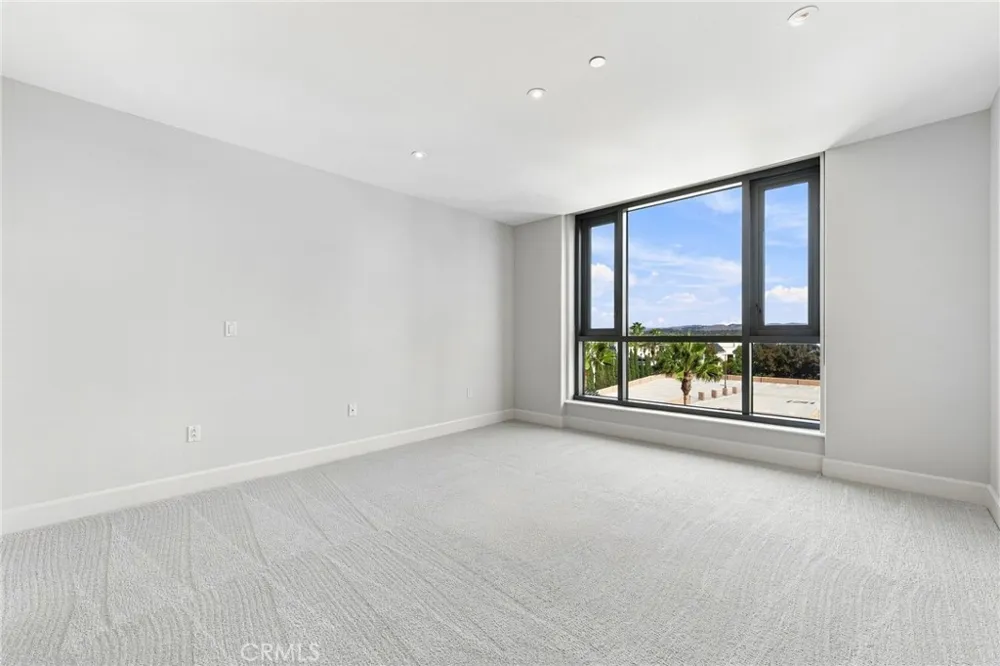 5066 Scholarship Irvine, CA 92612