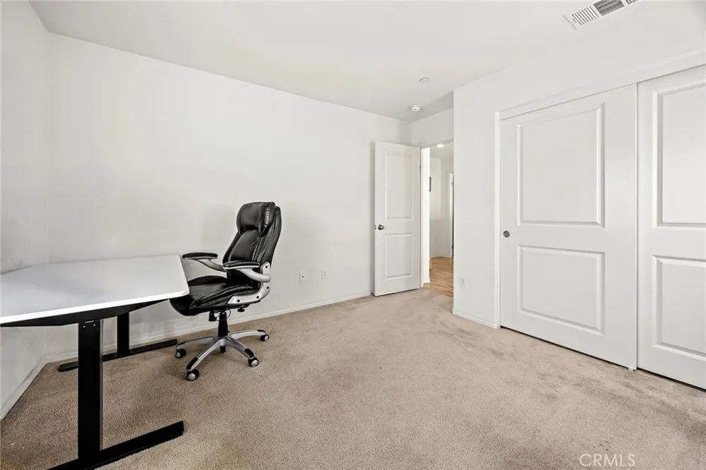 15237 Brookstone Fontana, CA 92336