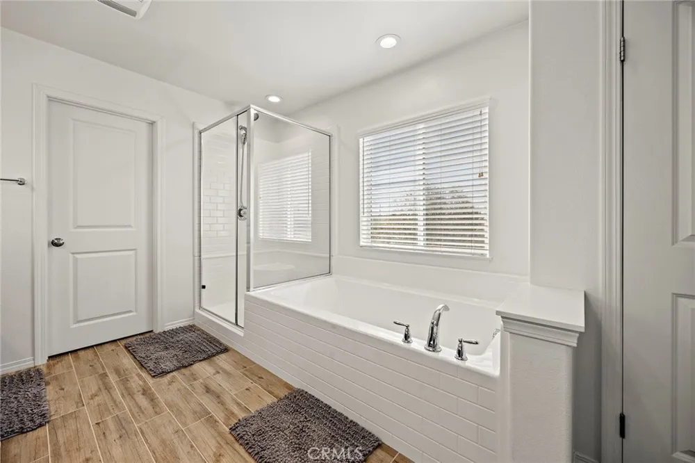 15237 Brookstone Fontana, CA 92336