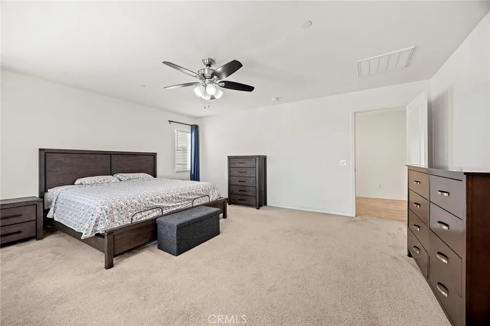 15237 Brookstone Fontana, CA 92336