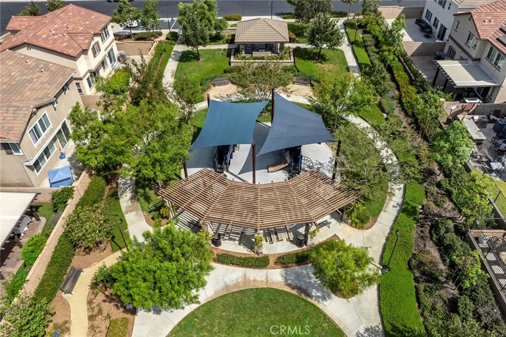 15237 Brookstone Fontana, CA 92336