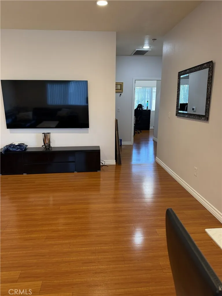 1050 Kingsley #c Hollywood, CA 90029
