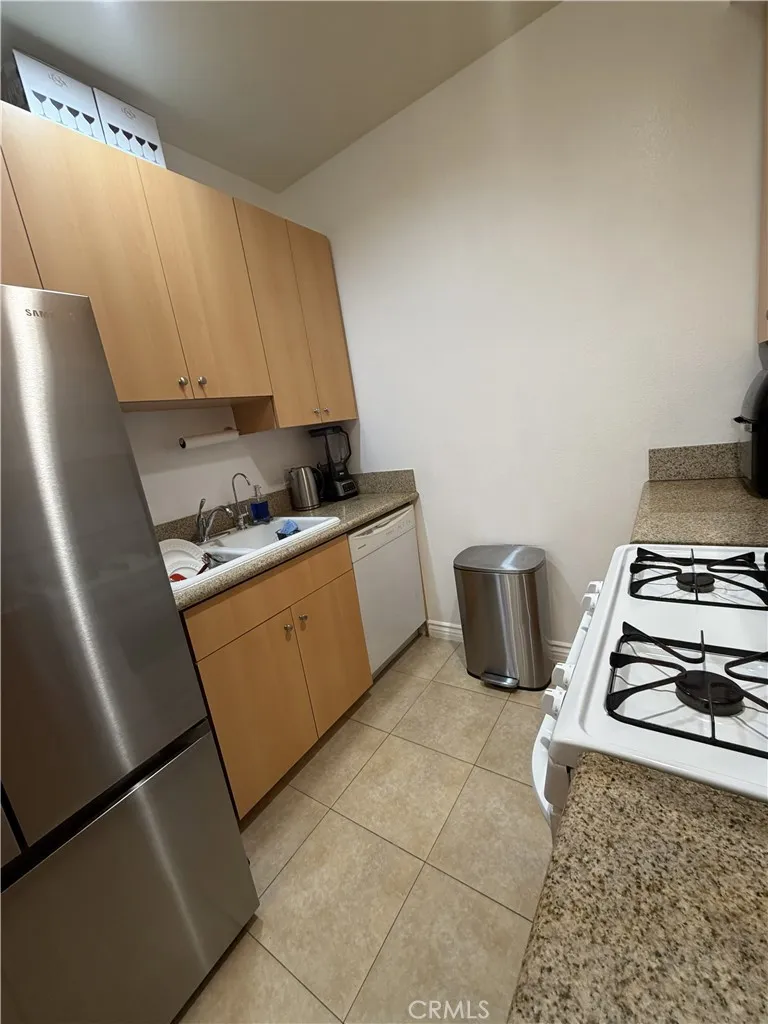 1050 Kingsley #c Hollywood, CA 90029