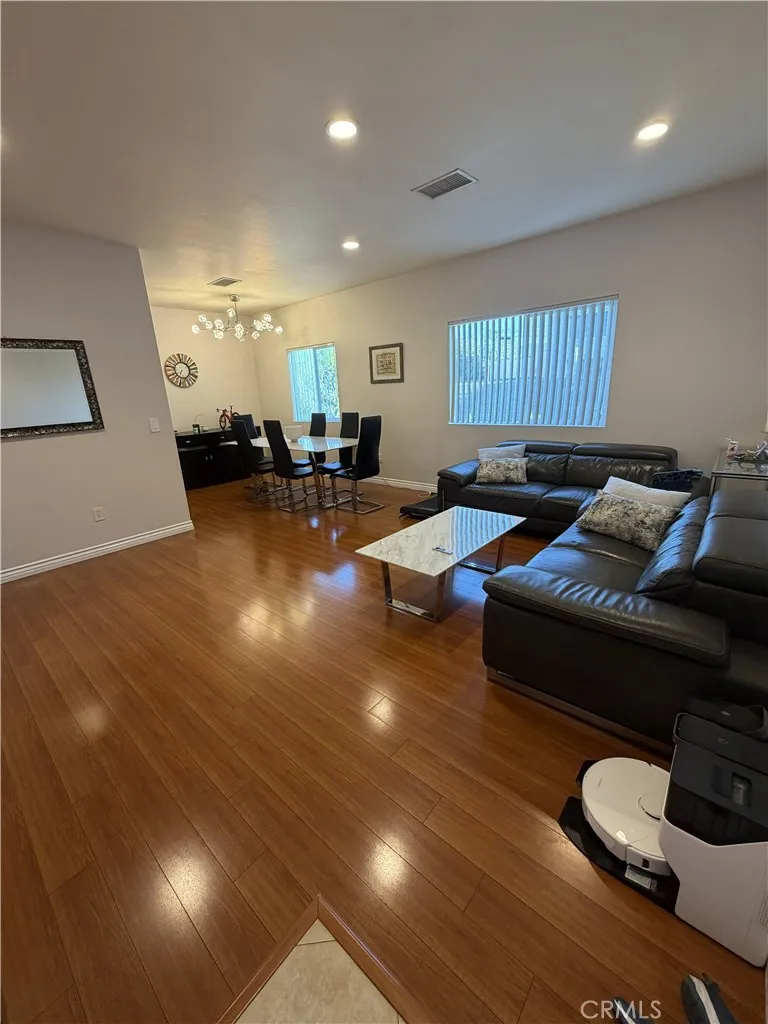 1050 Kingsley #c Hollywood, CA 90029