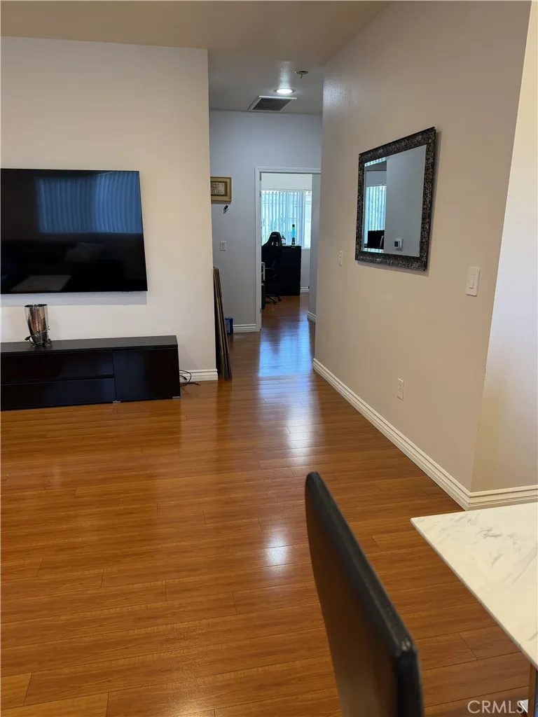 1050 Kingsley #c Hollywood, CA 90029