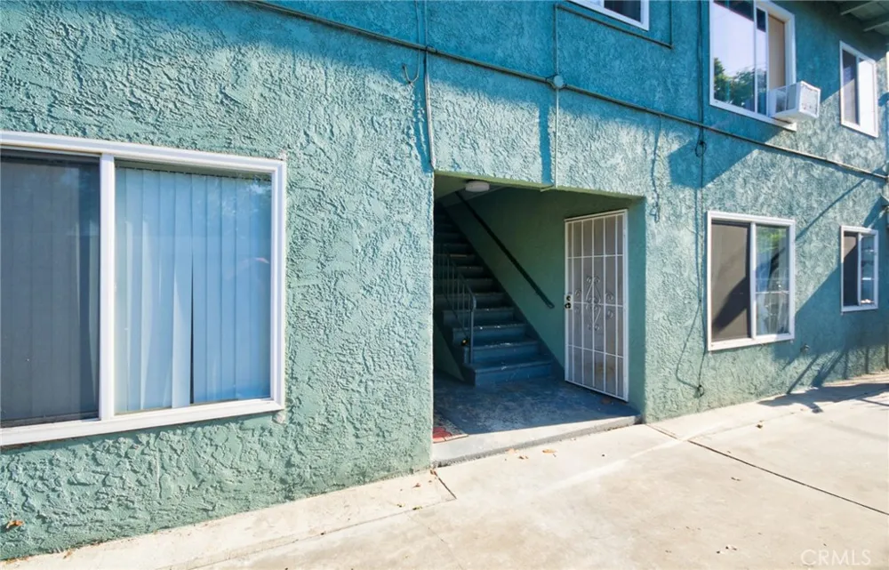 5174 Linden Long Beach, CA 90805