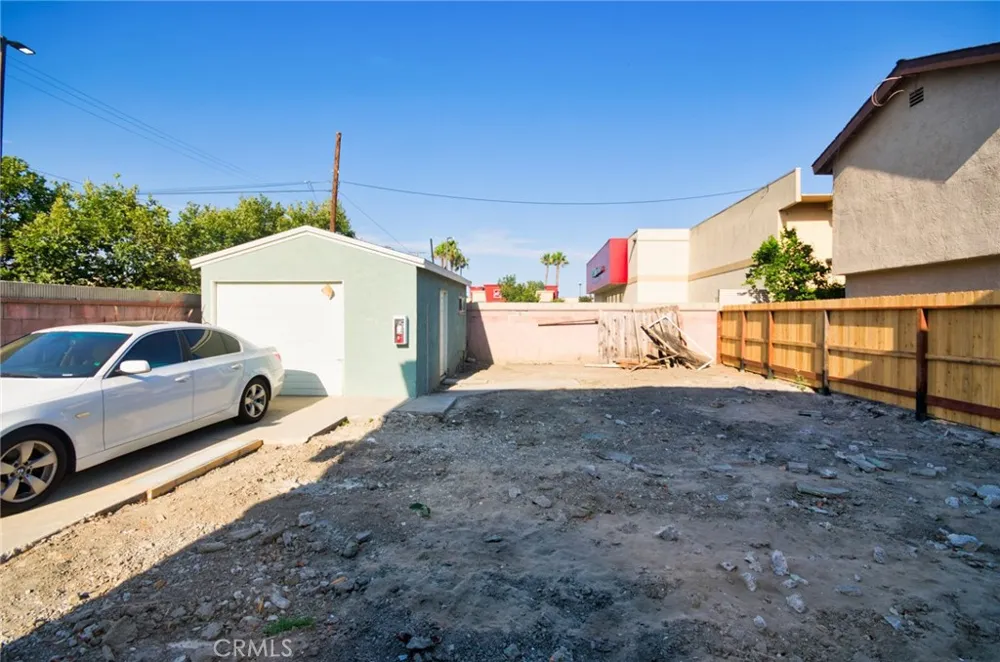 5174 Linden Long Beach, CA 90805