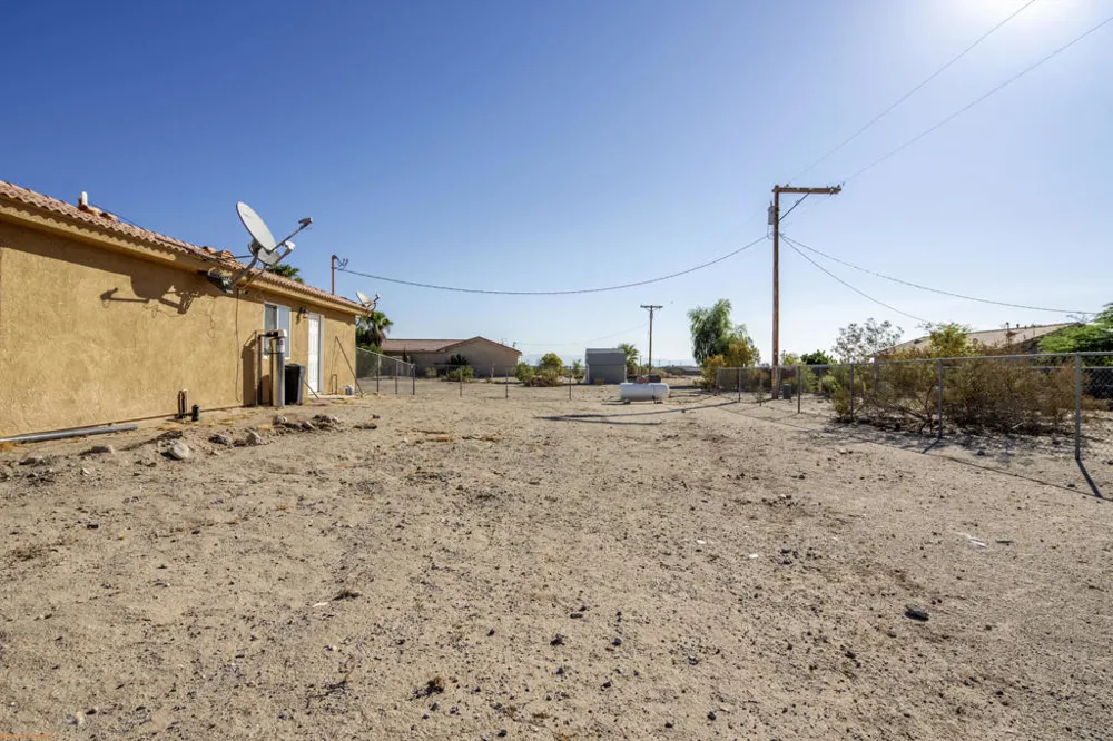 1289 Avalon Avenue Thermal, CA 92274