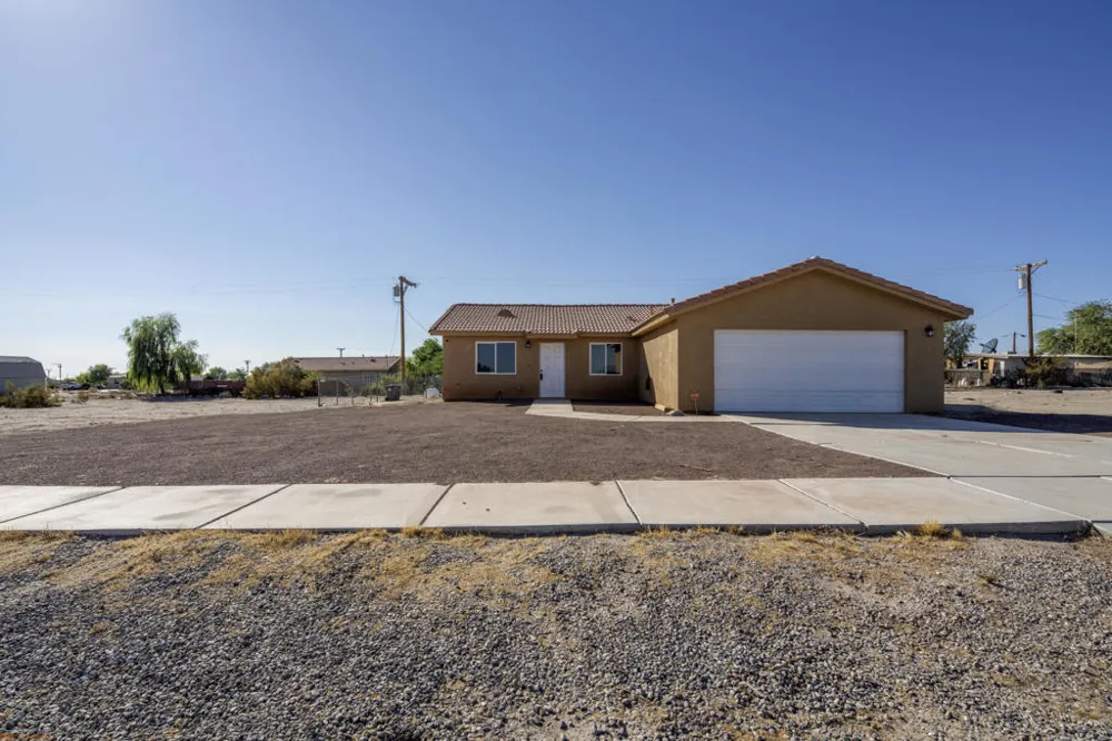 1289 Avalon Avenue Thermal, CA 92274