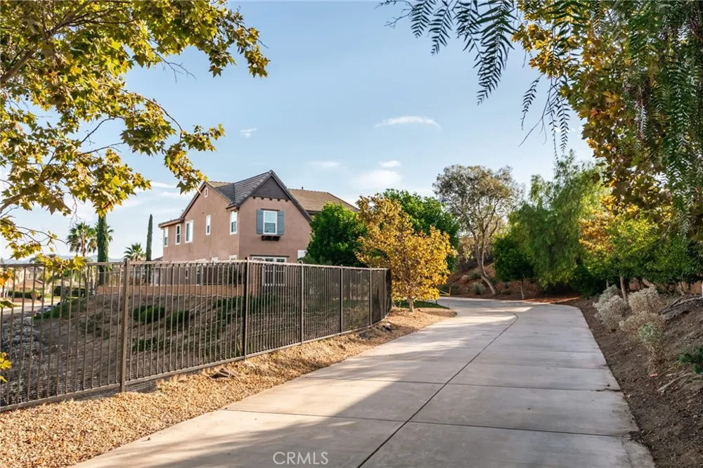 16991 Hidden Trails Riverside, CA 92503