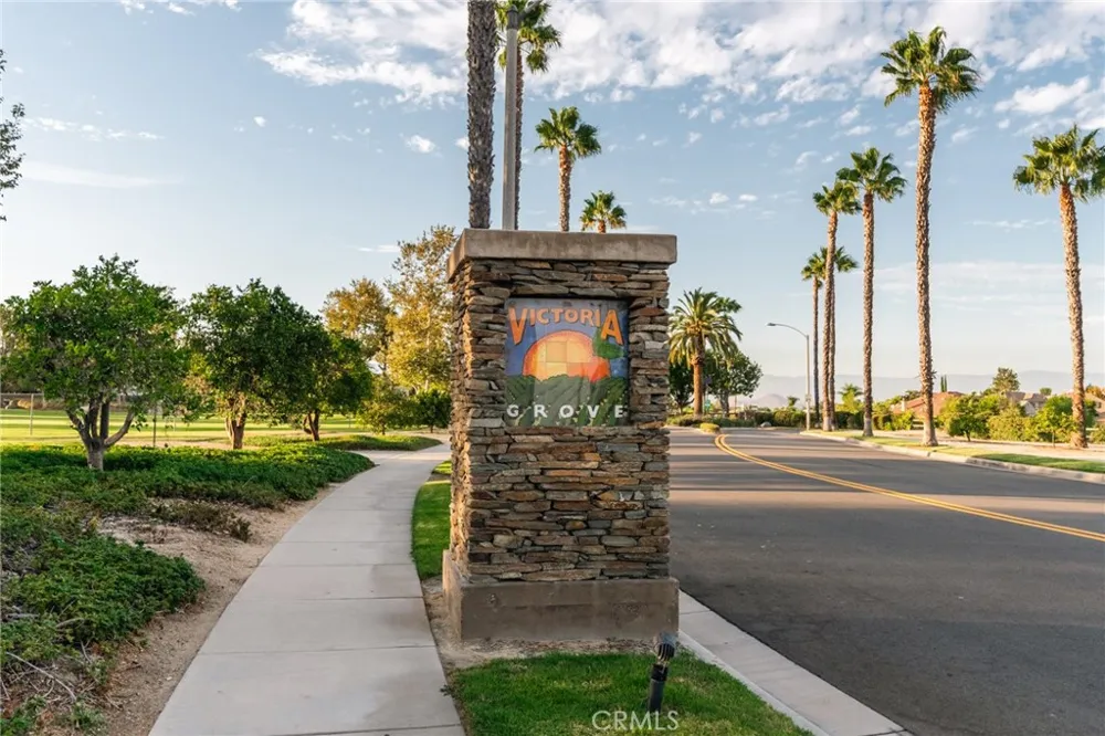 16991 Hidden Trails Riverside, CA 92503